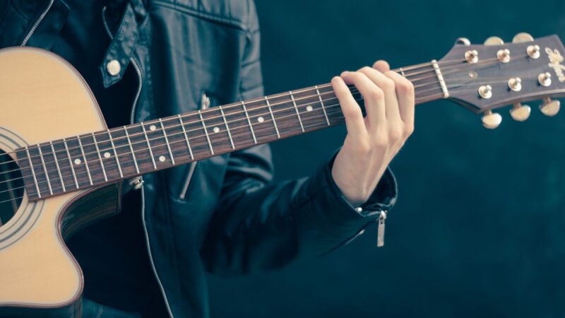 Classes grupals de guitarra adults B
